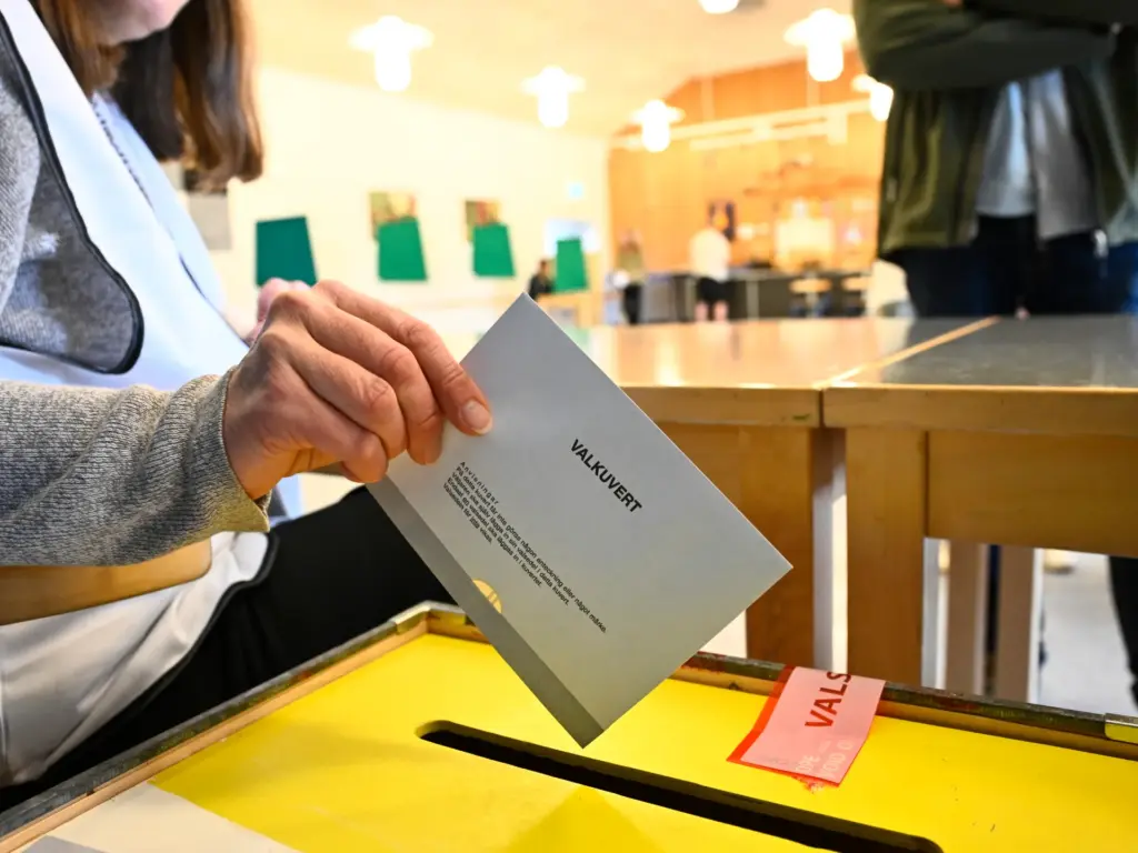 Voting under way in Sweden election that could see far right in government