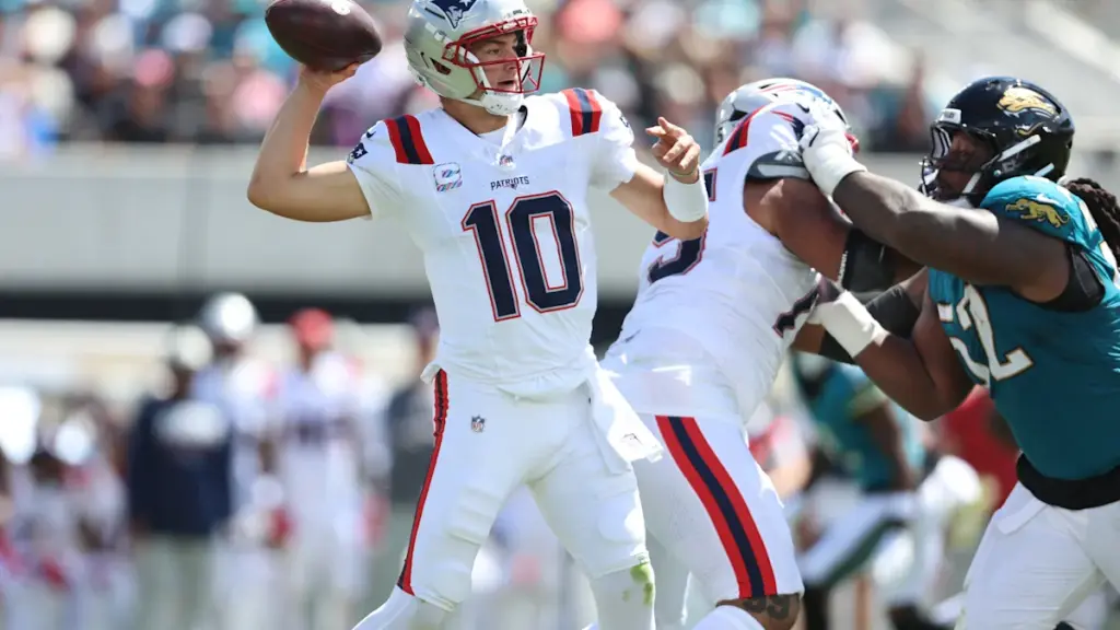 Mike Vrabel admits his concern ‘is very high’ for Patriots after Drake Maye commits 3 turnovers in ugly loss to Jaguars