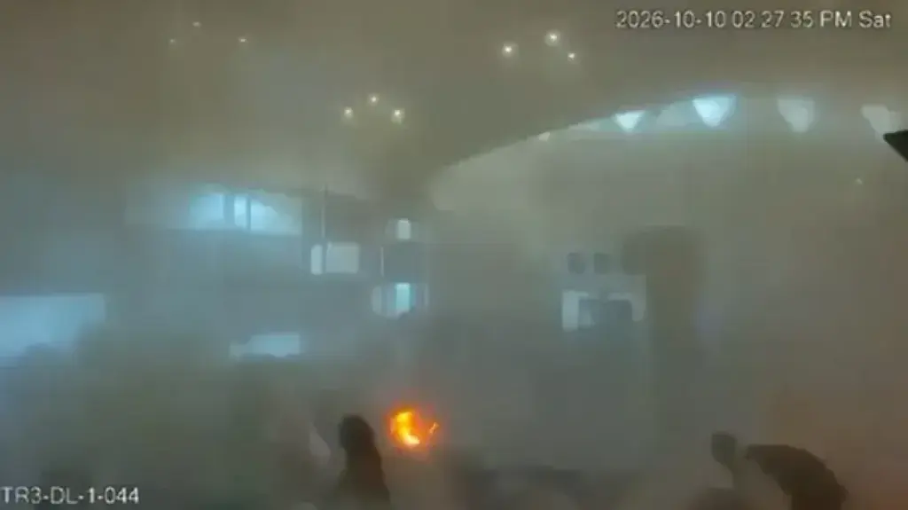 Chaos Grips Riyadh Airport After Repeated Missile Strikes